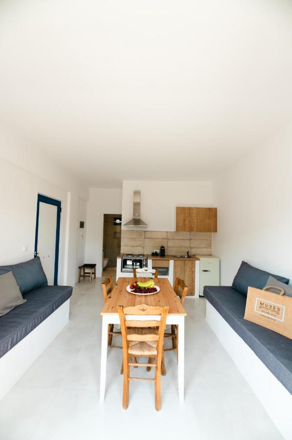 Muses Apartments Agía Ánna Extérieur photo